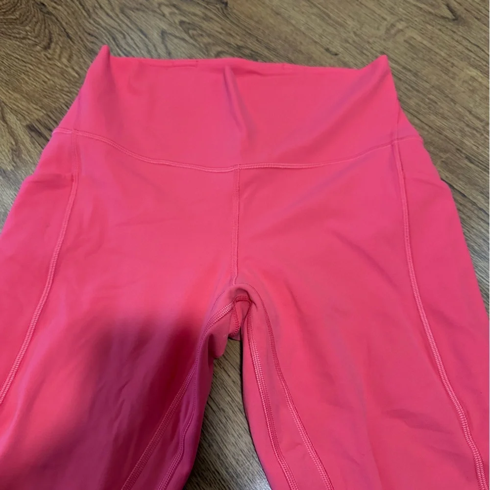 Lululemon Vibrant Pink Leggings size 8 sports yoga run